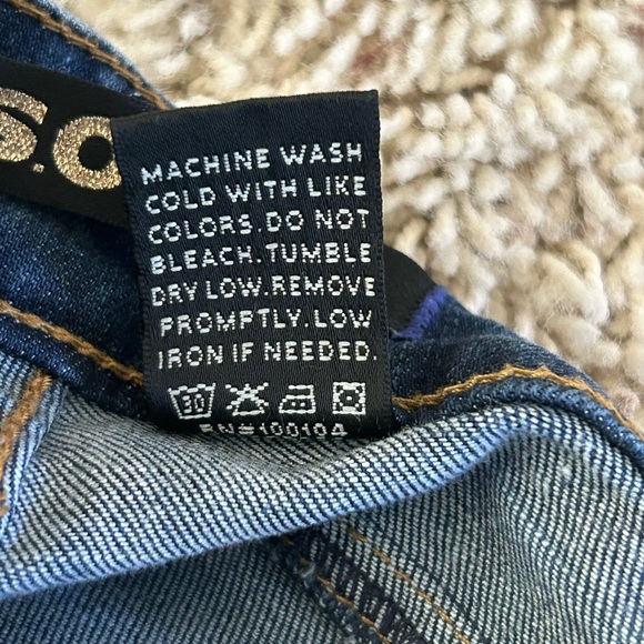 S.O.N.G. Women’s Size 25 - Medium Wash Distressed Skinny Jeans: Excellent! - Picture 6 of 9